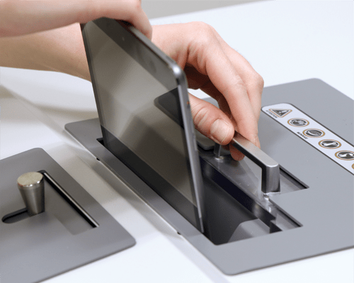 FD 87SSD feeding a tablet