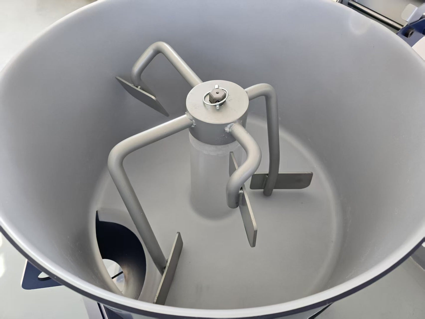 Forced Action Mixer FAM-120 - internal drum with liner and paddle